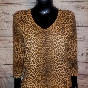 Leopard 100%pure cashmere sweater size medium